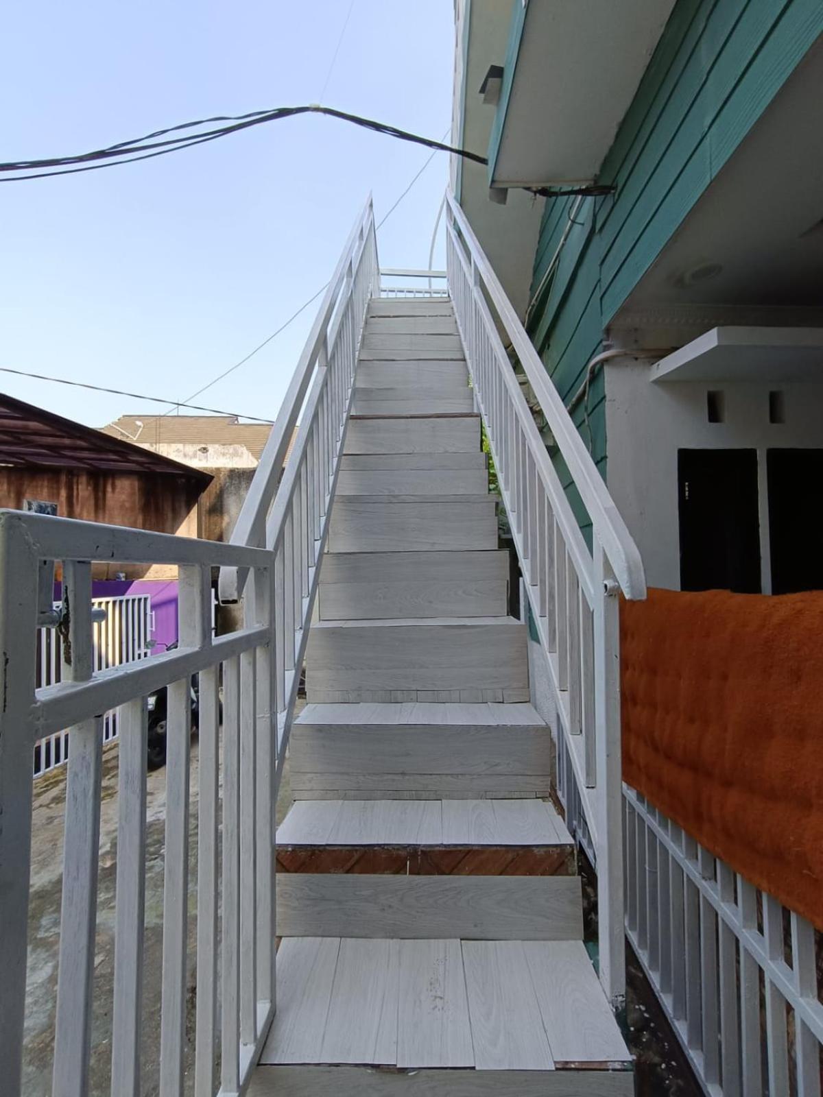 Oyo Life 92977 Neba Kost Aesthetic Hotel Peladen Exterior foto