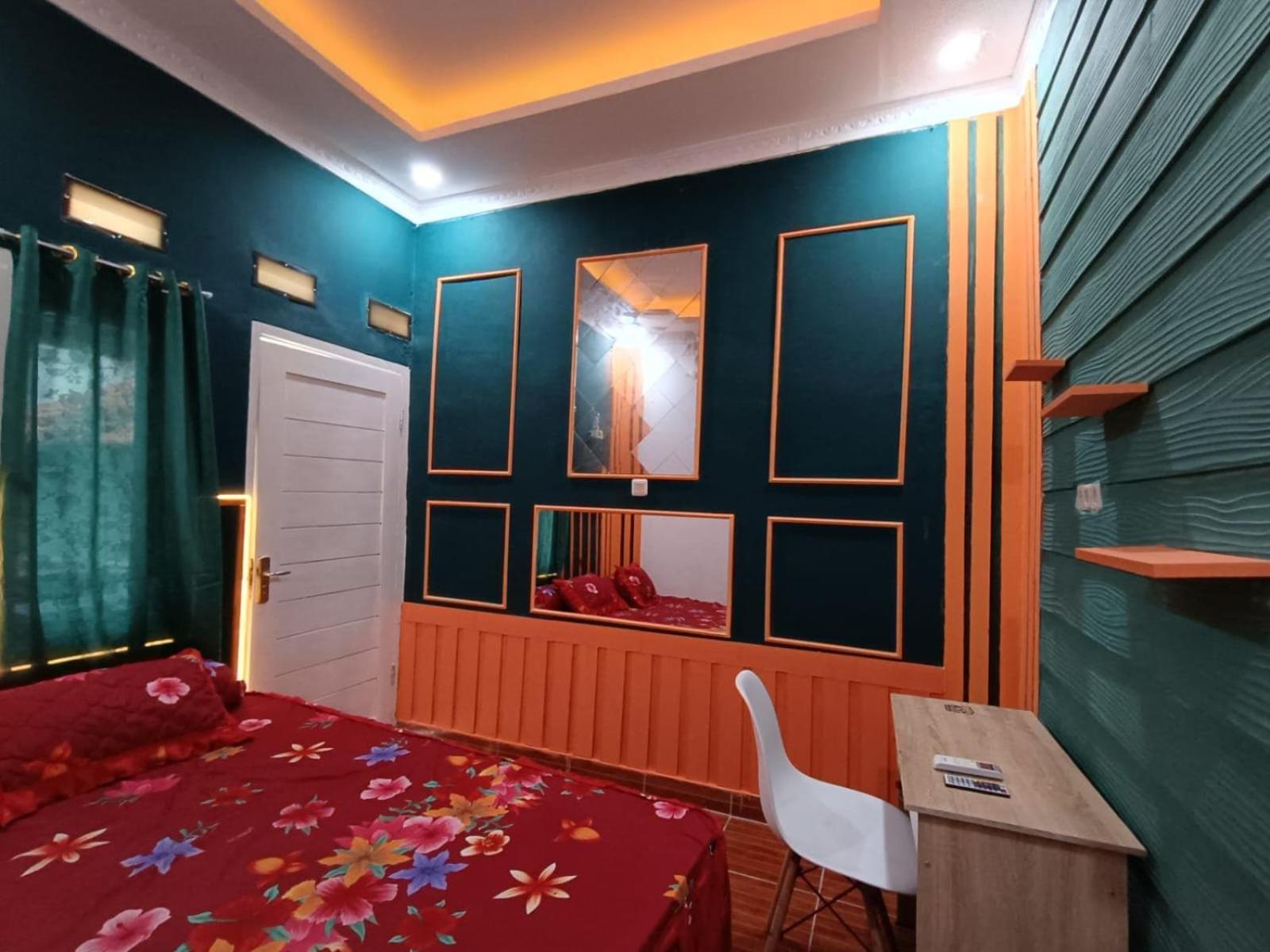 Oyo Life 92977 Neba Kost Aesthetic Hotel Peladen Exterior foto